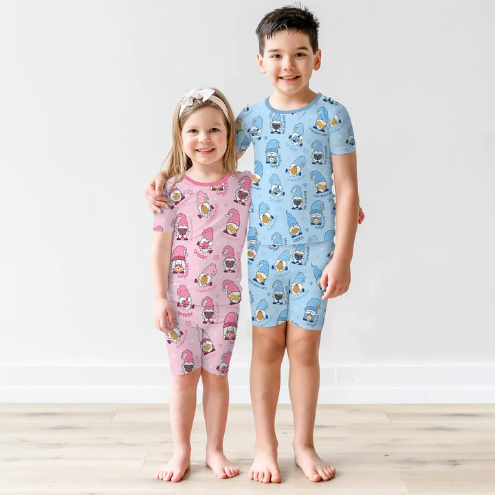 Template Zweiteiliges Pyjama-Set mit kurzen Ärmeln und Shorts