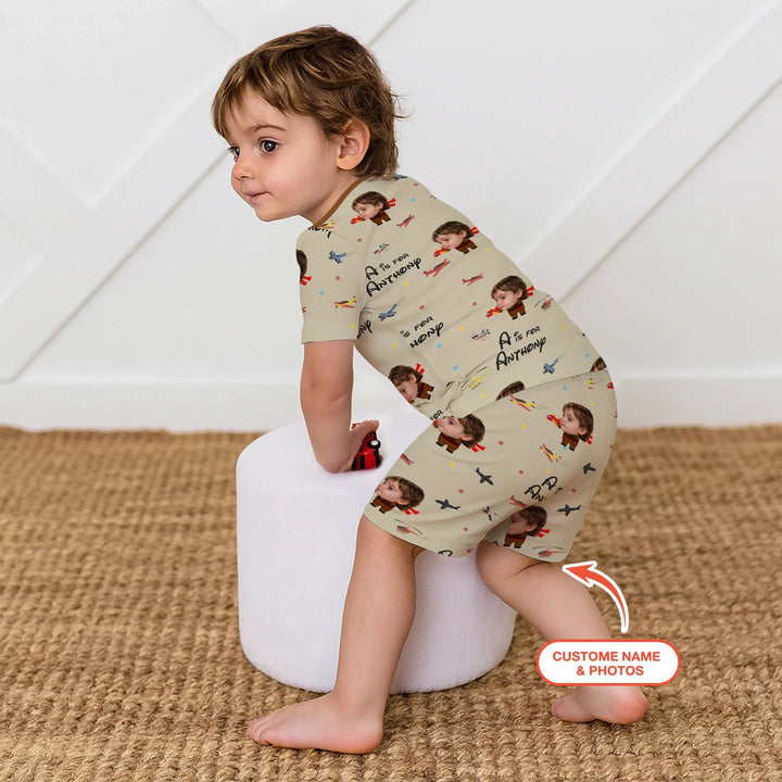 Zweiteiliges Pyjama-Set mit kurzen Ärmeln und Shorts im Sommer-Design