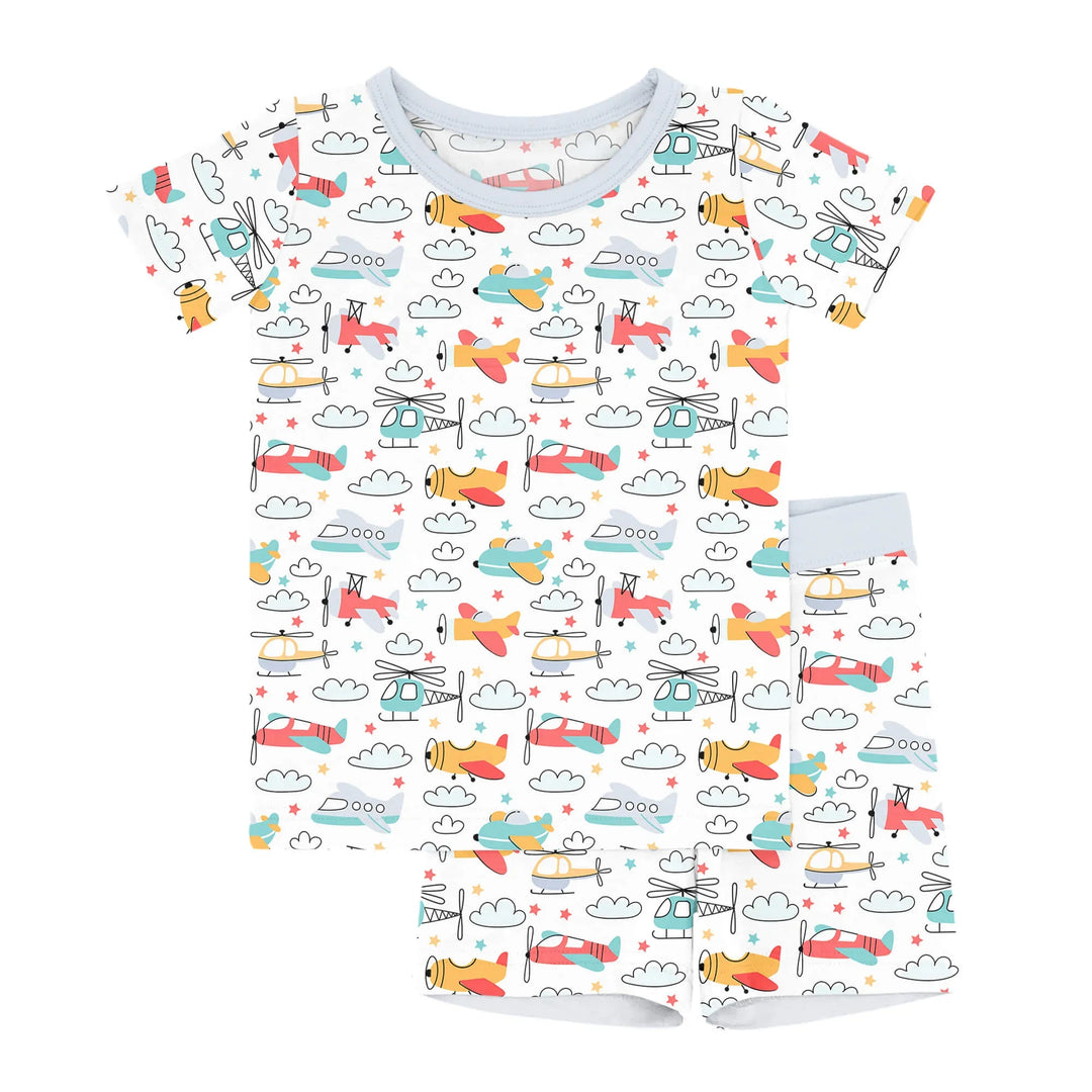 Zweiteiliges Pyjama-Set mit Kurzarm-Shorts und Flugzeugen und Hubschraubern