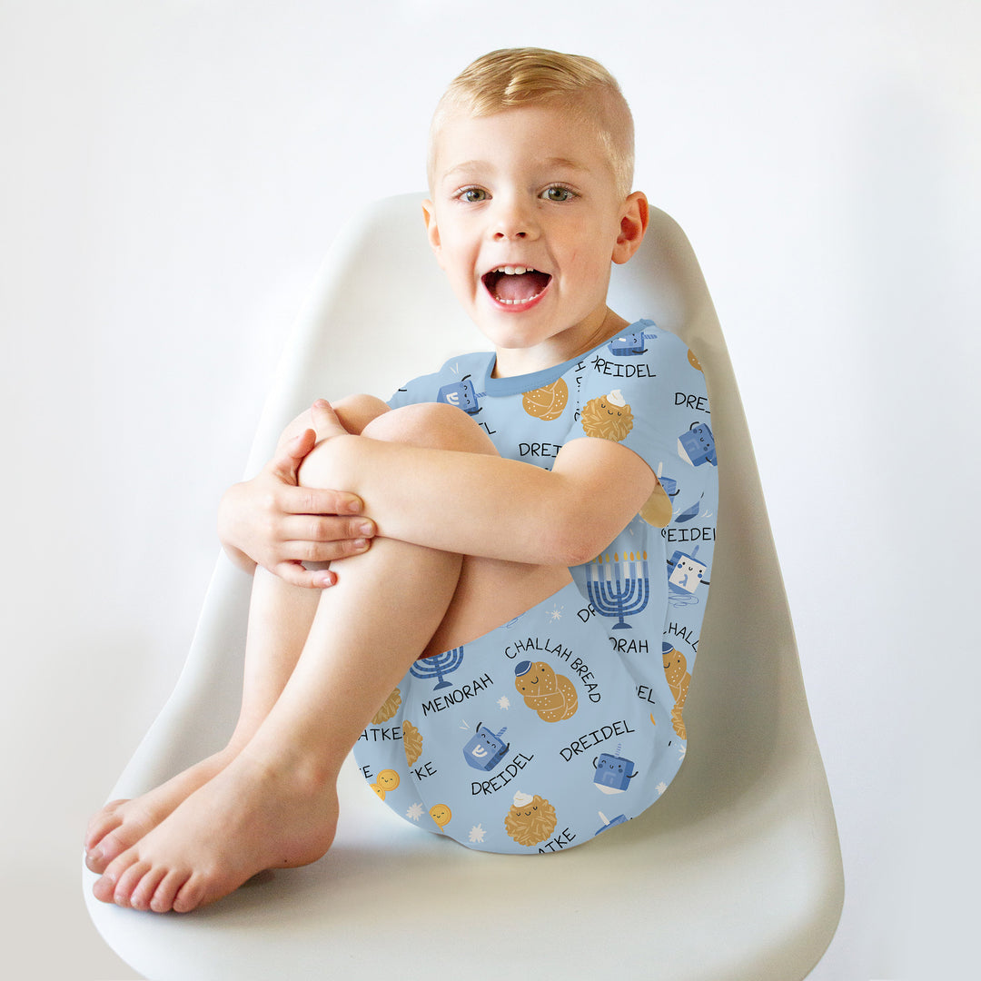 Template Zweiteiliges Pyjama-Set mit kurzen Ärmeln und Shorts