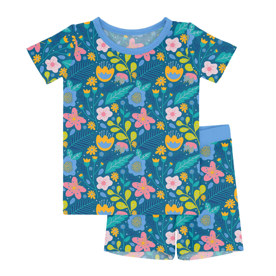 Zweiteiliges Pyjama-Set mit kurzärmligen Shorts und Folk-Blumenmuster