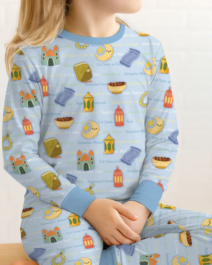 Zweiteiliges Langarm-Pyjama-Set mit Sommerfrüchten