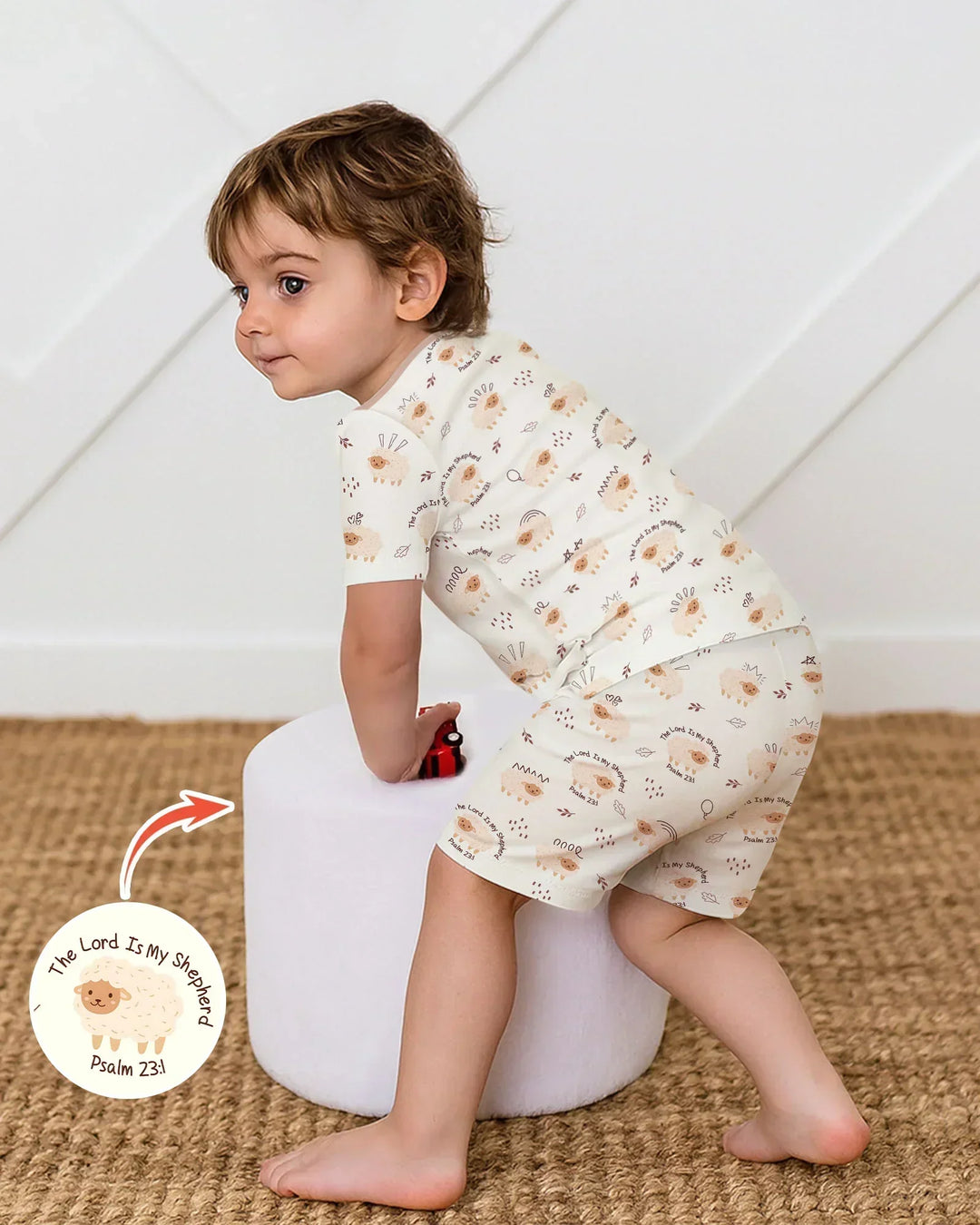 Template Zweiteiliges Pyjama-Set mit kurzen Ärmeln und Shorts