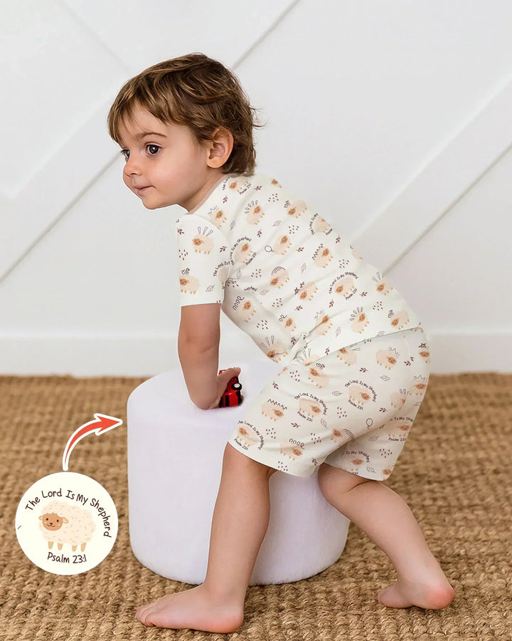 Template Zweiteiliges Pyjama-Set mit kurzen Ärmeln und Shorts