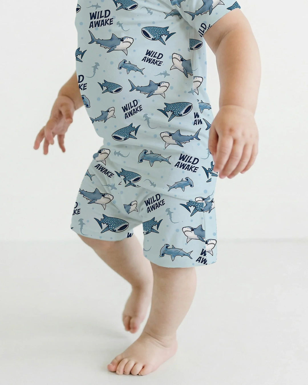 Template Zweiteiliges Pyjama-Set mit kurzen Ärmeln und Shorts