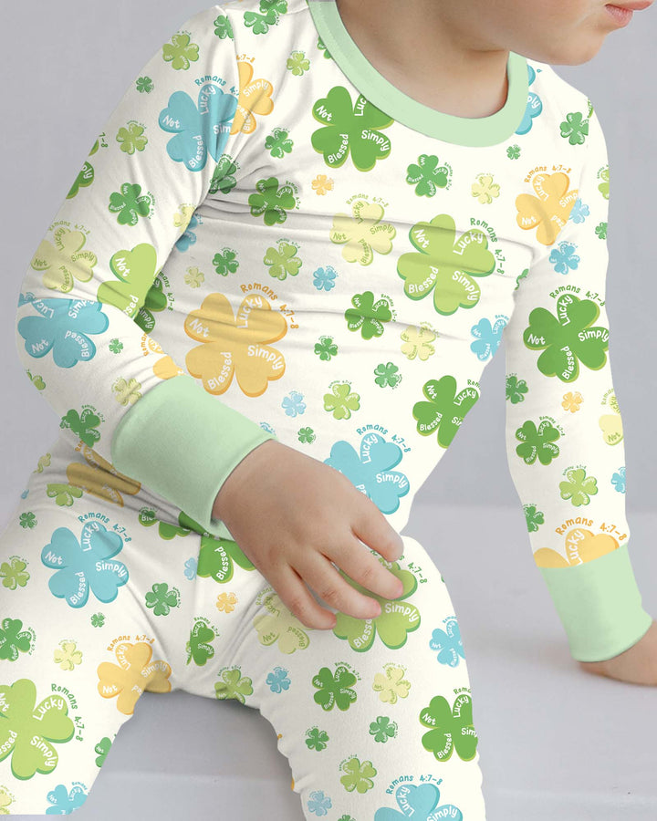 Shamrocks Print St. Patrick's Day Two Piece Long Sleeve Pajama Set