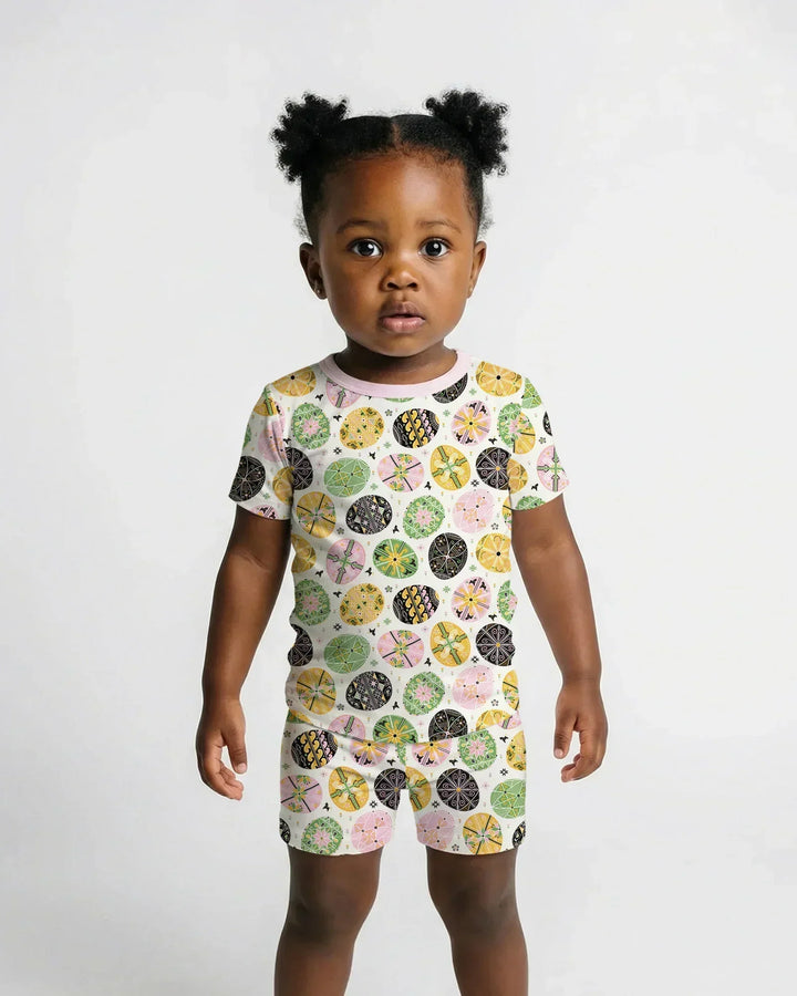 Template Zweiteiliges Pyjama-Set mit kurzen Ärmeln und Shorts