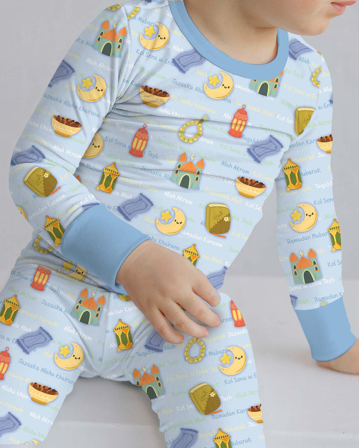 Zweiteiliges Langarm-Pyjama-Set mit Sommerfrüchten