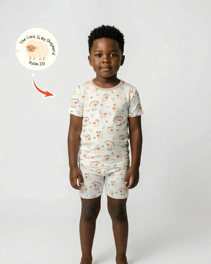 Template Zweiteiliges Pyjama-Set mit kurzen Ärmeln und Shorts