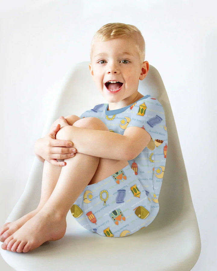 Template Zweiteiliges Pyjama-Set mit kurzen Ärmeln und Shorts