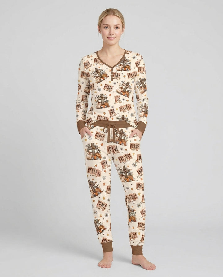 Plantilla de conjunto de pijama de mujer de bambú