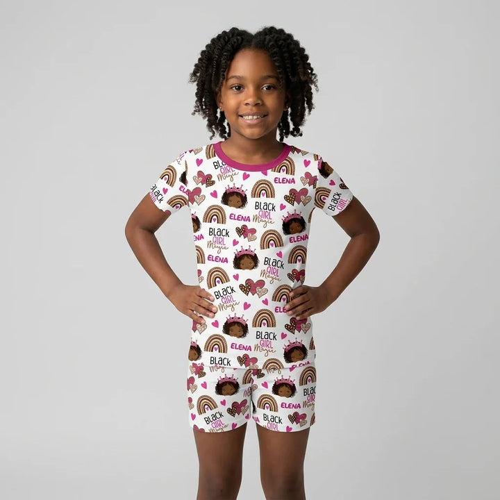 Conjunto de pijama de dos piezas de bambú con shorts y manga corta "Black Girl Magic" con nombre personalizado
