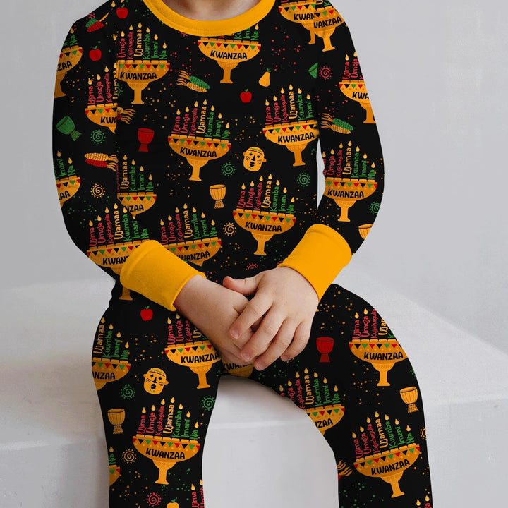 Zweiteiliges Langarm-Pyjama-Set mit Sommerfrüchten