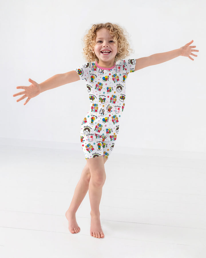 Template Zweiteiliges Pyjama-Set mit kurzen Ärmeln und Shorts