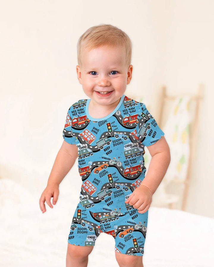 Template Zweiteiliges Pyjama-Set mit kurzen Ärmeln und Shorts