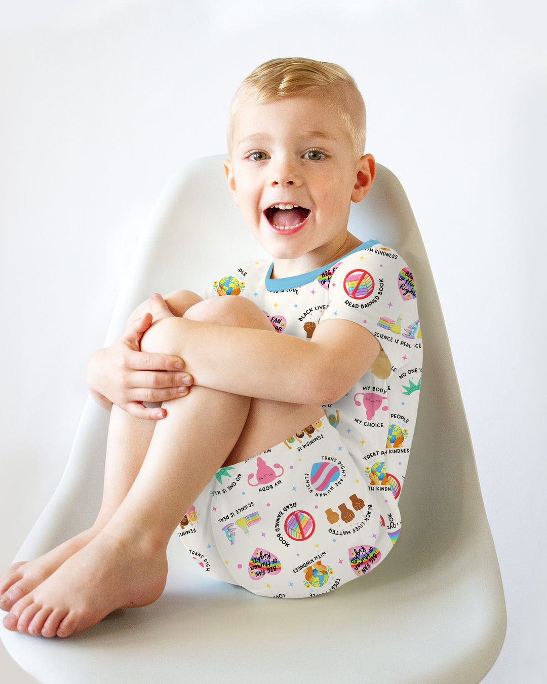 Template Zweiteiliges Pyjama-Set mit kurzen Ärmeln und Shorts