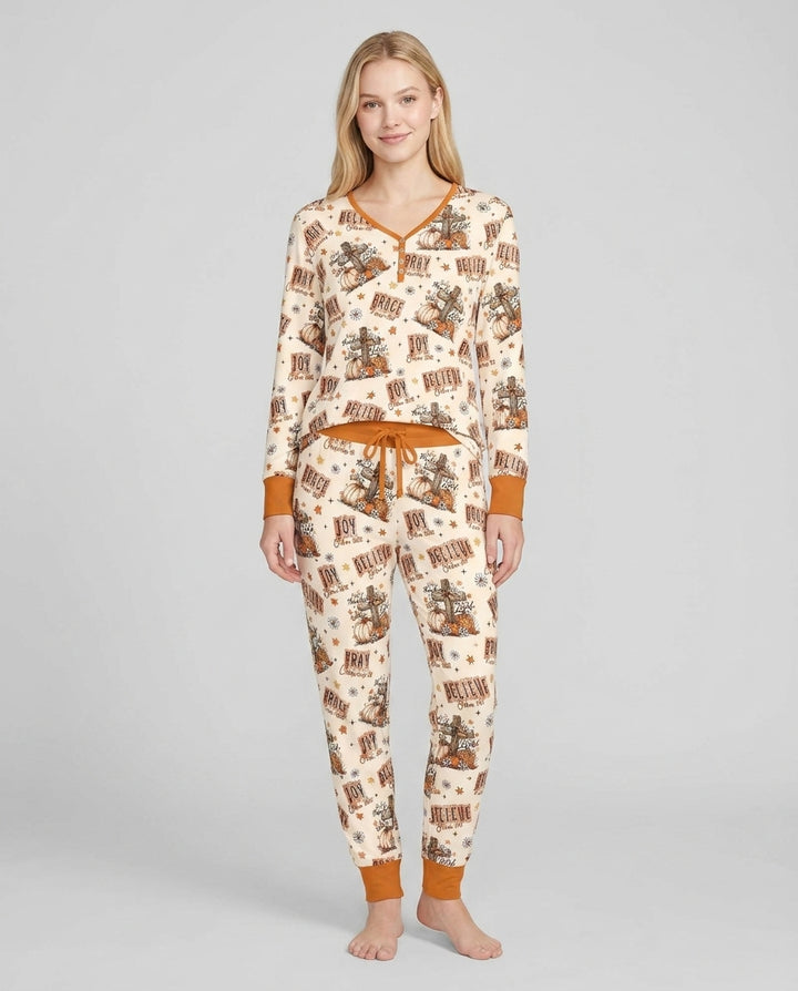 Plantilla de conjunto de pijama de mujer de bambú