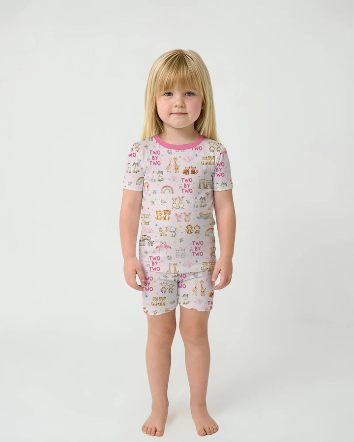 Template Zweiteiliges Pyjama-Set mit kurzen Ärmeln und Shorts