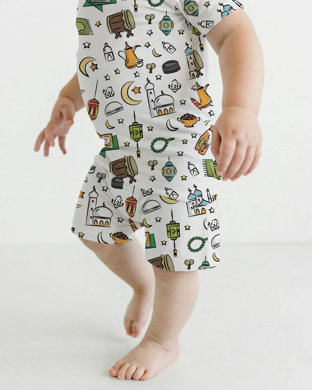Template Zweiteiliges Pyjama-Set mit kurzen Ärmeln und Shorts
