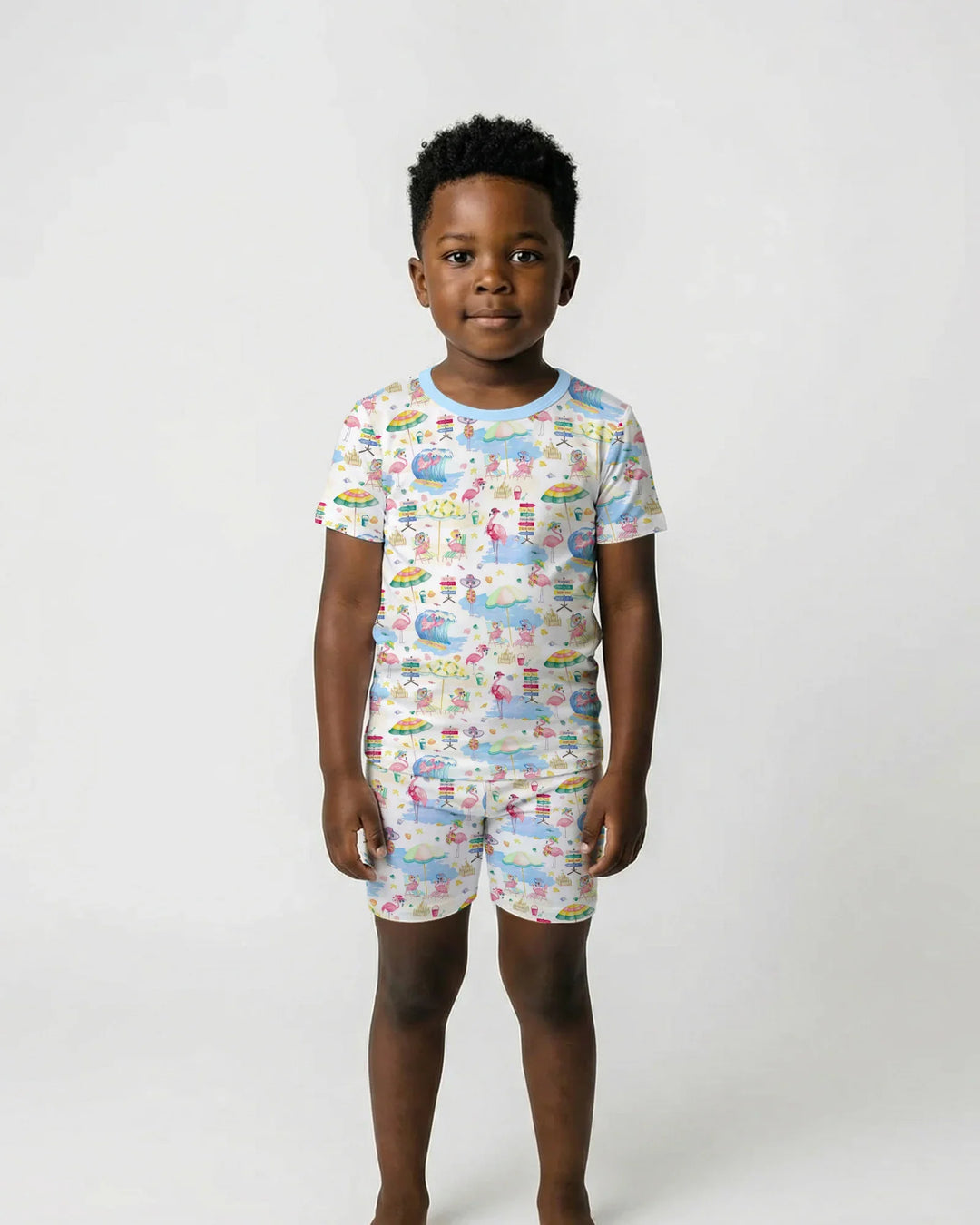 Template Zweiteiliges Pyjama-Set mit kurzen Ärmeln und Shorts