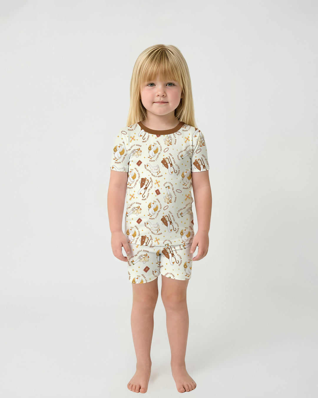 Template Zweiteiliges Pyjama-Set mit kurzen Ärmeln und Shorts
