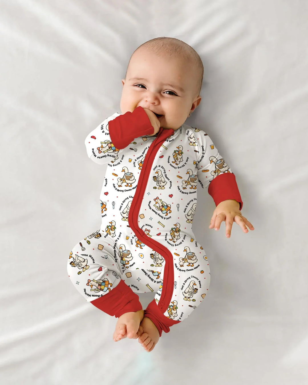 Una mamá de quesos de hebra en la era Mommy & Me - Traje zippy convertible de bambú