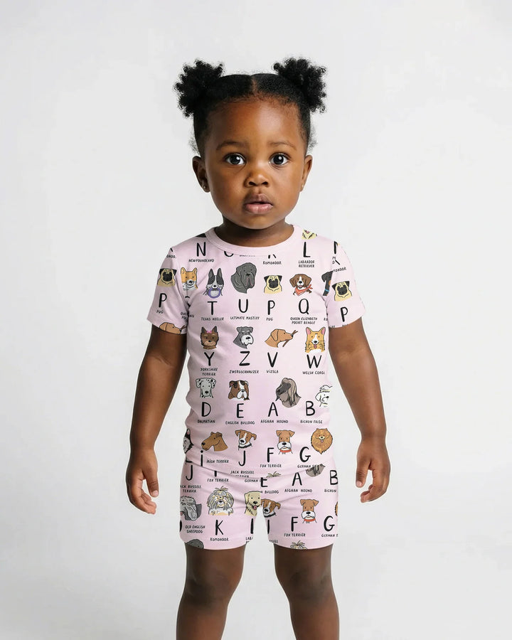 Template Zweiteiliges Pyjama-Set mit kurzen Ärmeln und Shorts