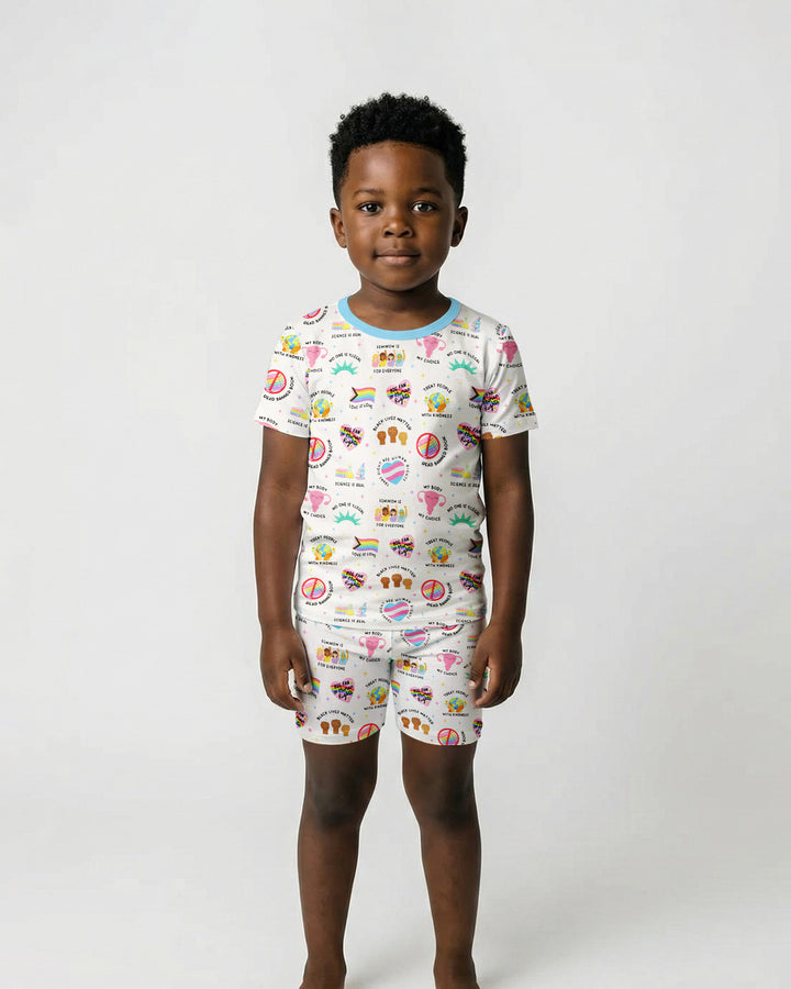 Template Zweiteiliges Pyjama-Set mit kurzen Ärmeln und Shorts