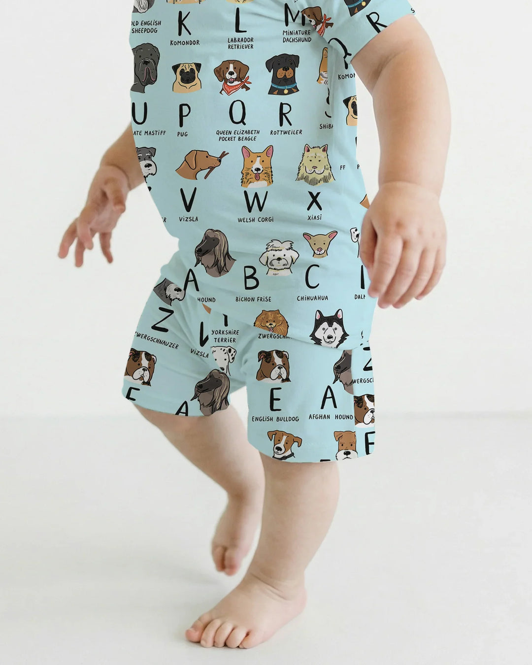 Template Zweiteiliges Pyjama-Set mit kurzen Ärmeln und Shorts