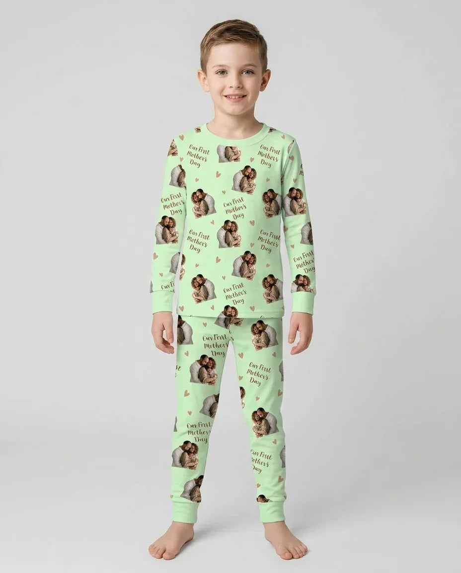 Pijama de dos piezas de bambú con foto personalizada "Our First as Parents" de manga larga