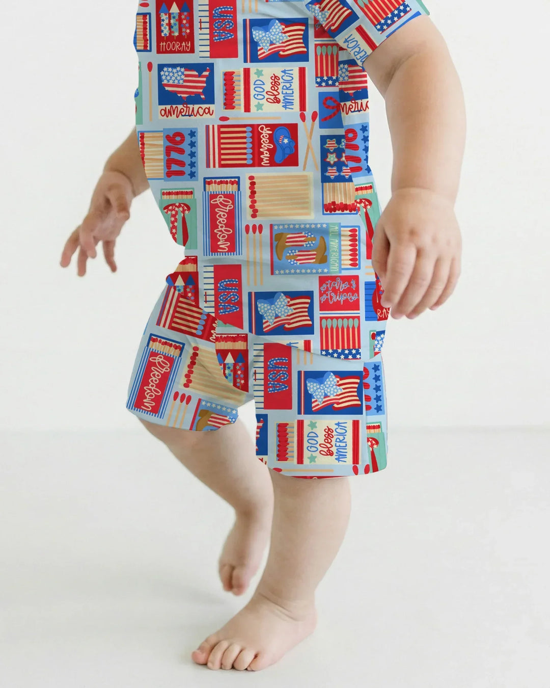 Template Zweiteiliges Pyjama-Set mit kurzen Ärmeln und Shorts
