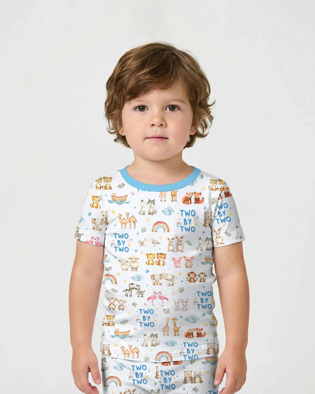 Template Zweiteiliges Pyjama-Set mit kurzen Ärmeln und Shorts