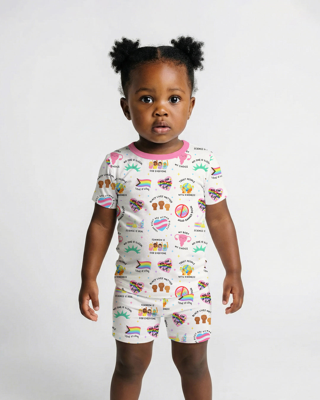 Template Zweiteiliges Pyjama-Set mit kurzen Ärmeln und Shorts