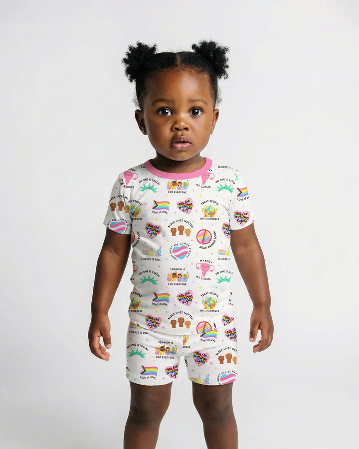 Template Zweiteiliges Pyjama-Set mit kurzen Ärmeln und Shorts