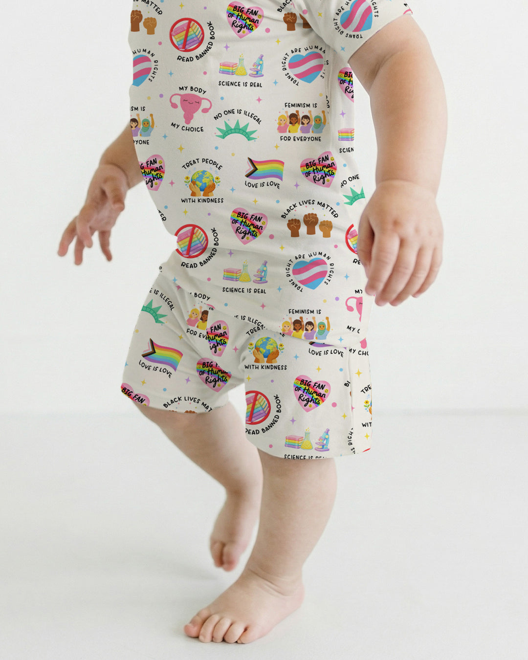 Template Zweiteiliges Pyjama-Set mit kurzen Ärmeln und Shorts