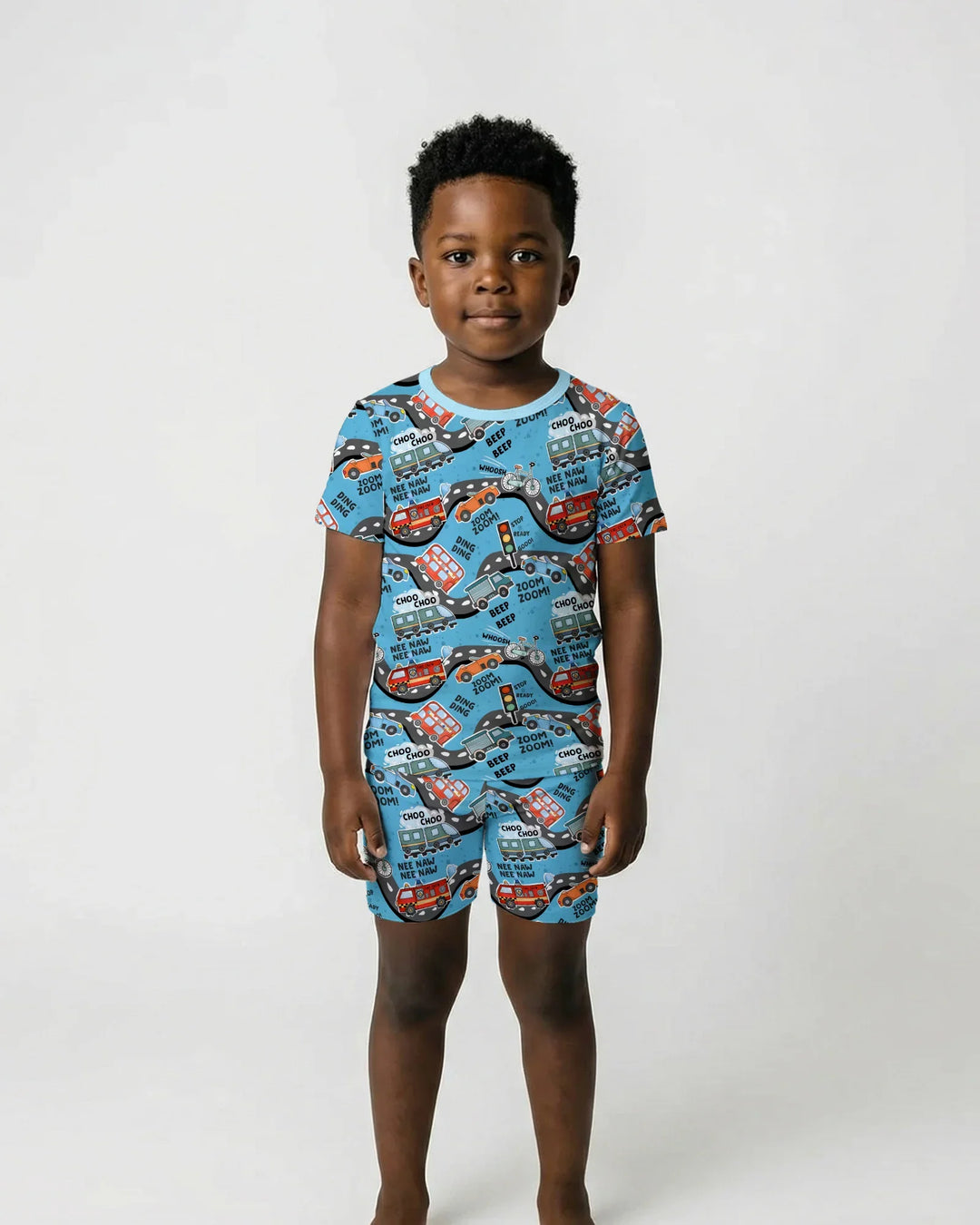 Template Zweiteiliges Pyjama-Set mit kurzen Ärmeln und Shorts