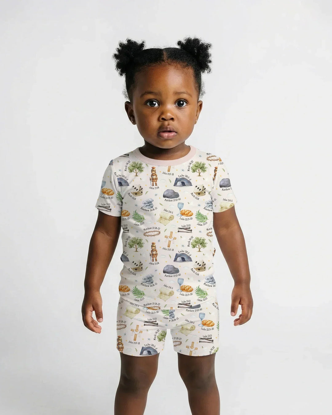 Template Zweiteiliges Pyjama-Set mit kurzen Ärmeln und Shorts
