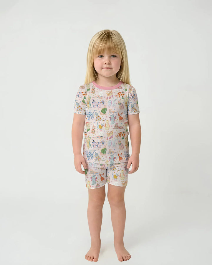 Template Zweiteiliges Pyjama-Set mit kurzen Ärmeln und Shorts