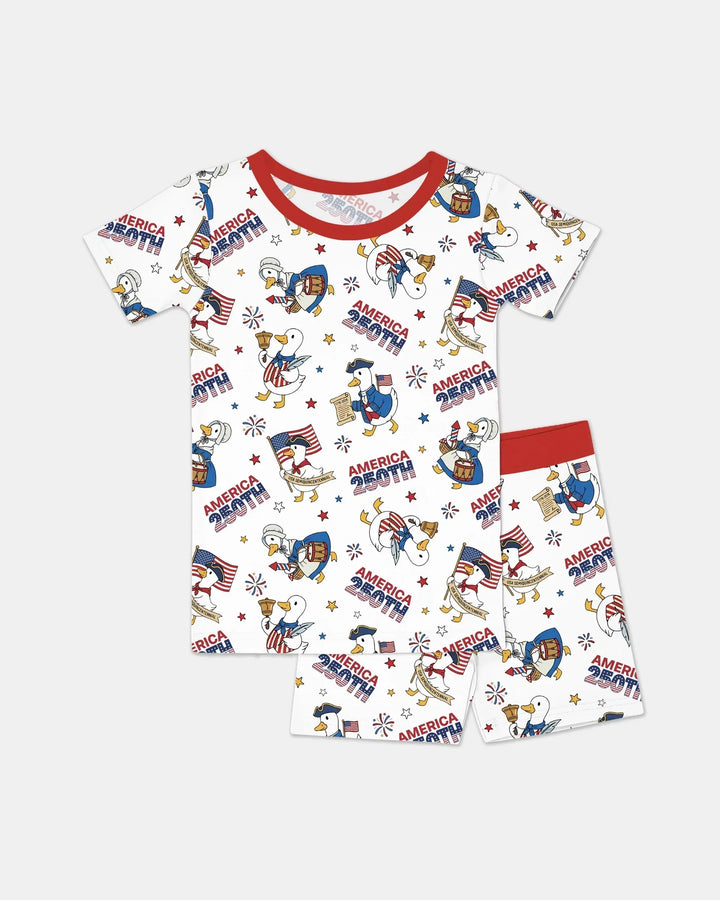 Template Zweiteiliges Pyjama-Set mit kurzen Ärmeln und Shorts
