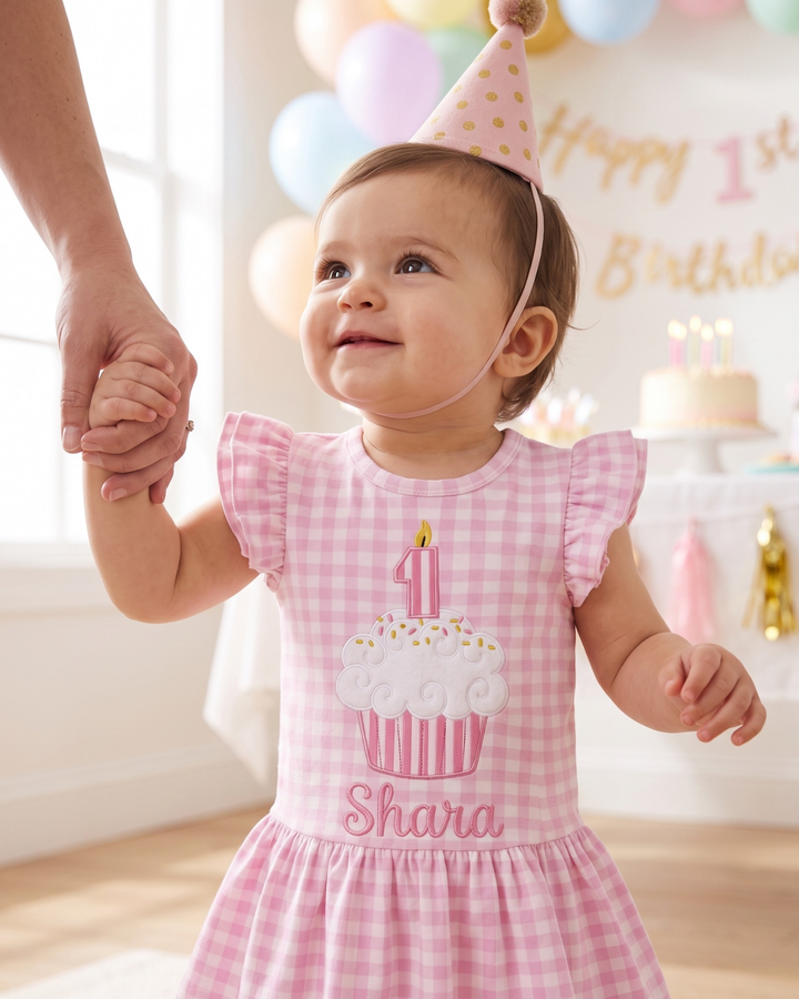 Schablone Bambus-Kleid mit Kappenärmeln und Rüschen