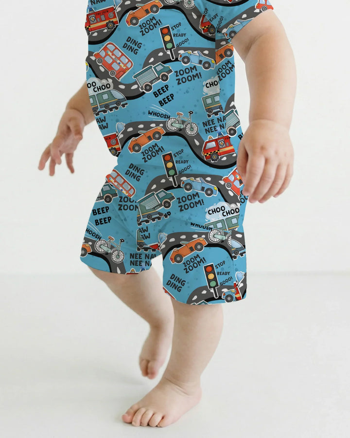 Template Zweiteiliges Pyjama-Set mit kurzen Ärmeln und Shorts