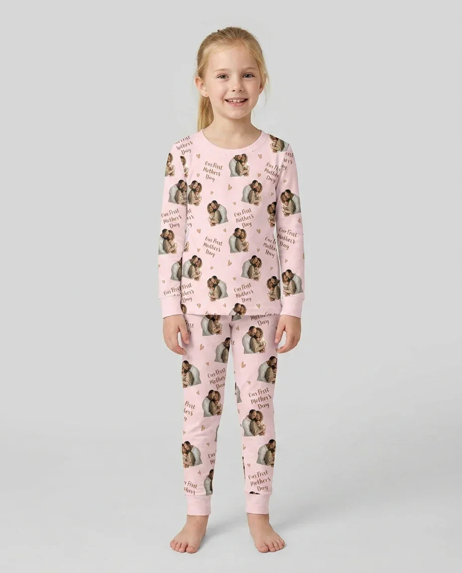 Pijama de dos piezas de bambú con foto personalizada "Our First as Parents" de manga larga