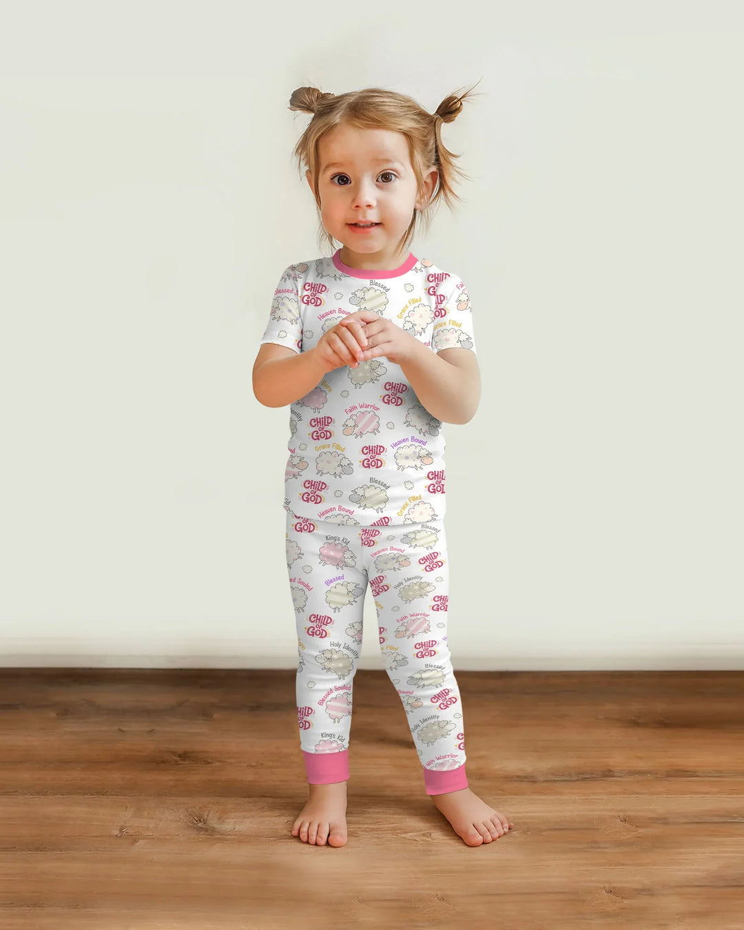 Conjunto de pijama de dos piezas de bambú de manga corta "Una niña de Dios"