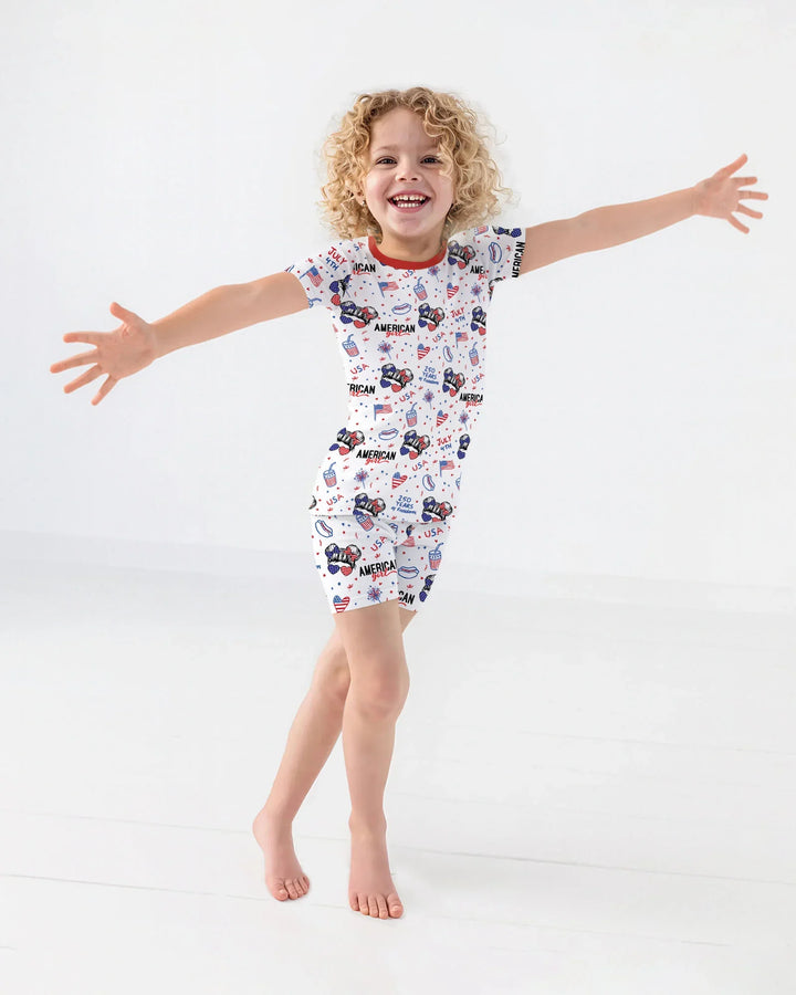 Zweiteiliges Pyjama-Set mit kurzen Ärmeln und Shorts im Sommer-Design
