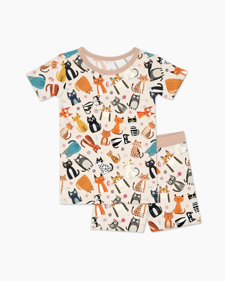 Conjunto de pijama de dos piezas de bambú a juego con la familia de gatos Goofy Mischief de manga corta y pantalón corto