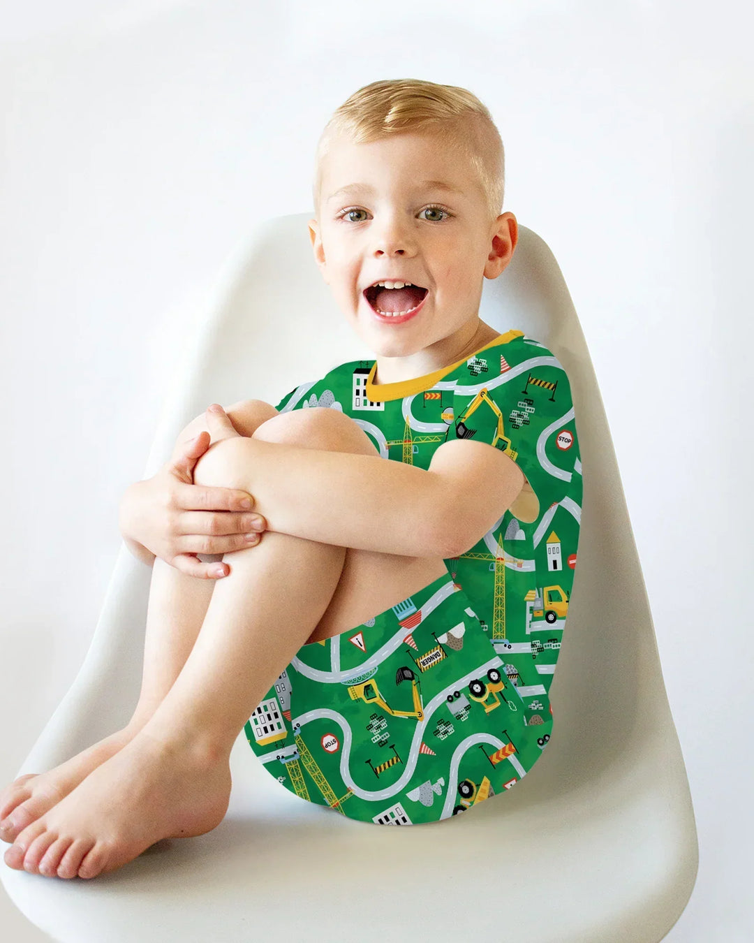 Template Zweiteiliges Pyjama-Set mit kurzen Ärmeln und Shorts