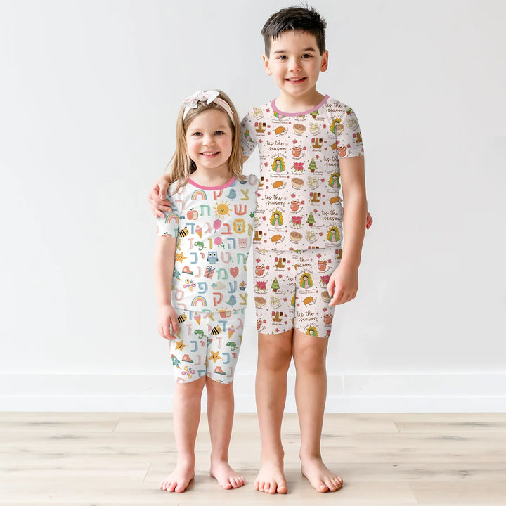 Template Zweiteiliges Pyjama-Set mit kurzen Ärmeln und Shorts