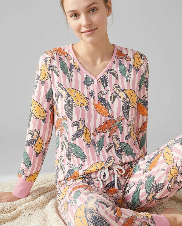 Plantilla de conjunto de pijama de mujer de bambú