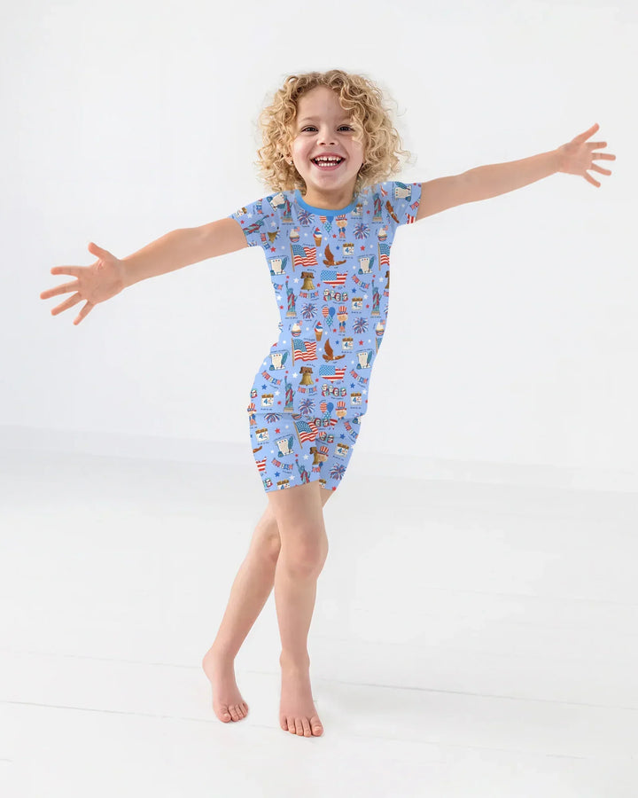 Conjunto de pijama de dos piezas de bambú, pantalón corto y manga corta, con diseño patriótico dibujado a mano