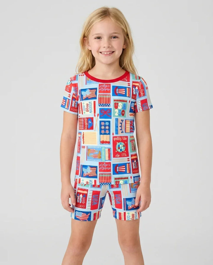 Template Zweiteiliges Pyjama-Set mit kurzen Ärmeln und Shorts